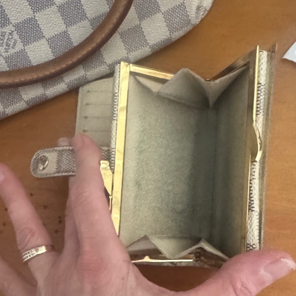 Louis Vuitton Azur Damier Women's Tote Bag with wallet - Picture 10 of 11